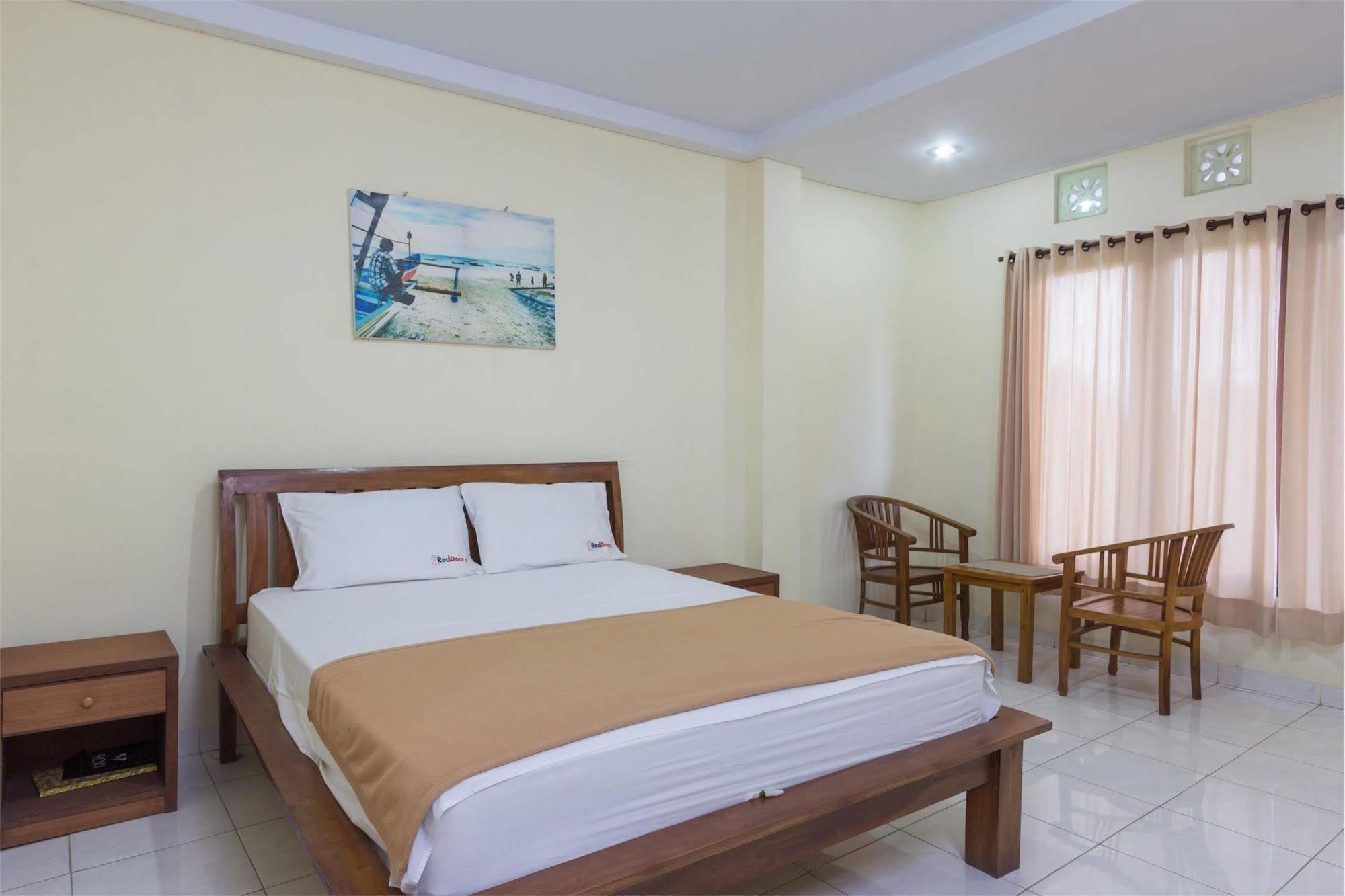 Reddoorz @ Petitenget Street سمينياك المظهر الخارجي الصورة
